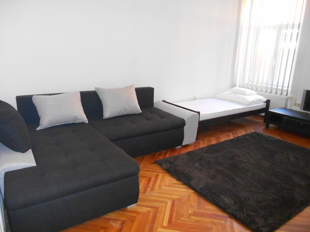 Akos Apartman Apartment Eger Exterior photo