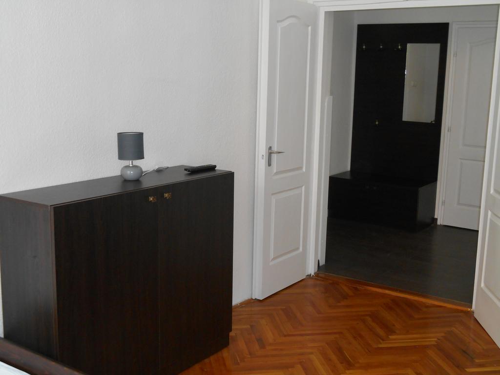 Akos Apartman Apartment Eger Exterior photo